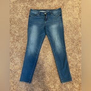 American Eagle The Dream Jean Jegging Size 14 Long. Gently used, like brand new.